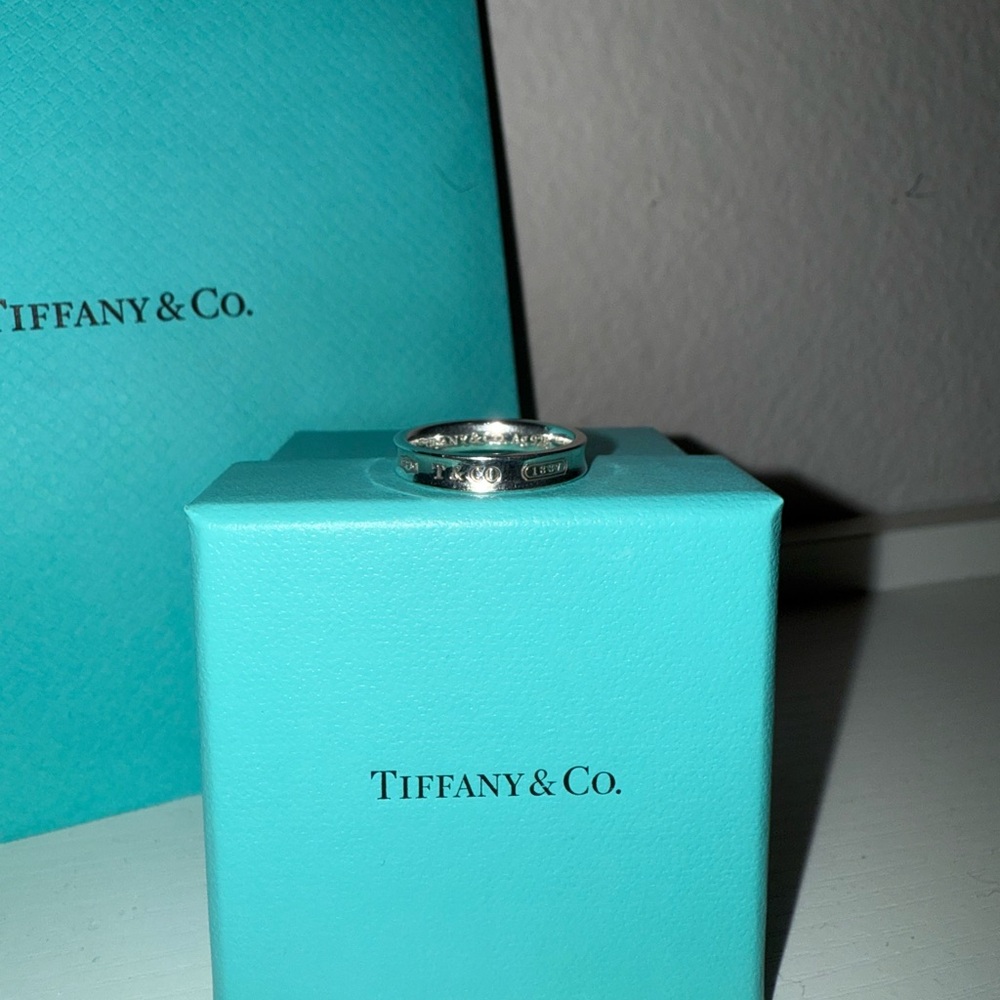 Tiffany & Co. 1837 ring